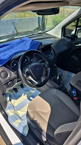 FORD TOURNEO COURIER