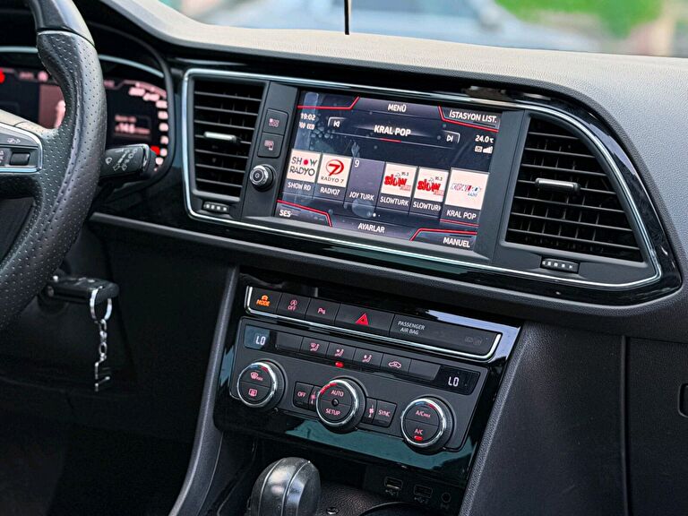 SEAT LEON