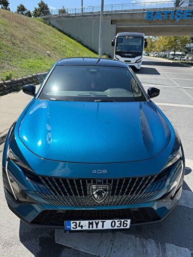 PEUGEOT 408