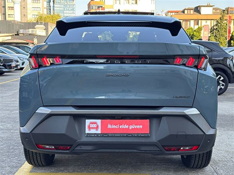 PEUGEOT 3008