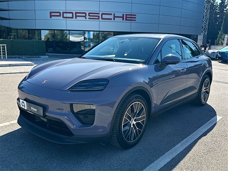 PORSCHE MACAN