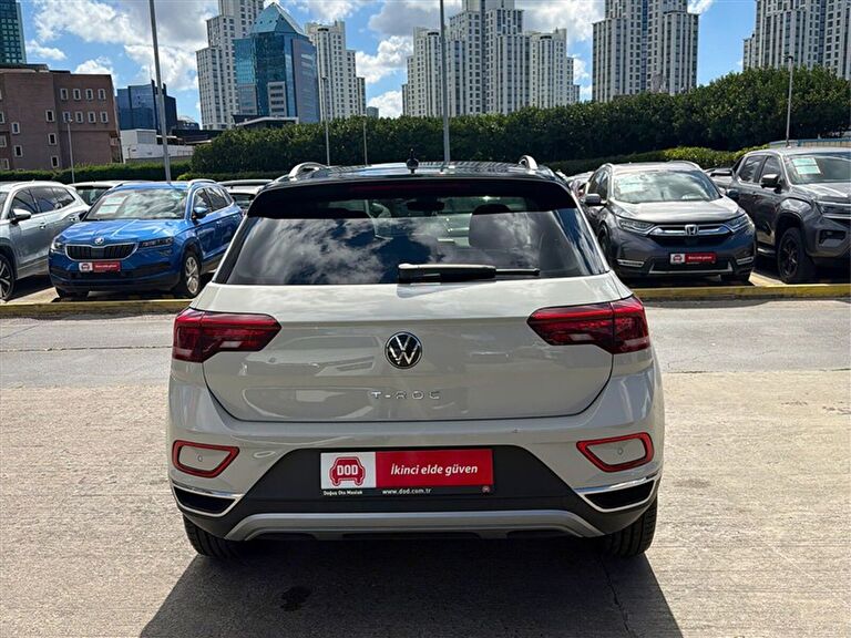 VOLKSWAGEN T-ROC