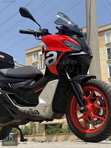 Aprilia SR GT 200