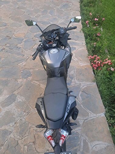 Bajaj Pulsar RS 200
