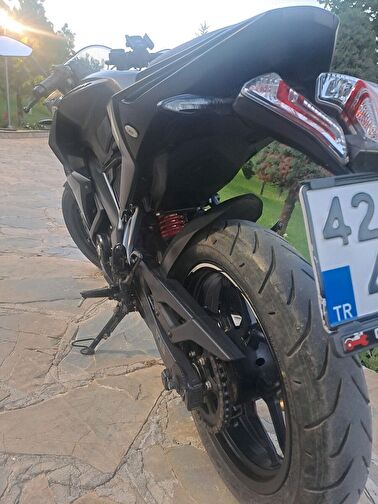 Bajaj Pulsar RS 200