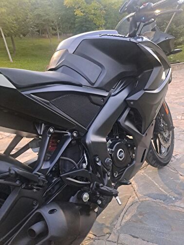 Bajaj Pulsar RS 200