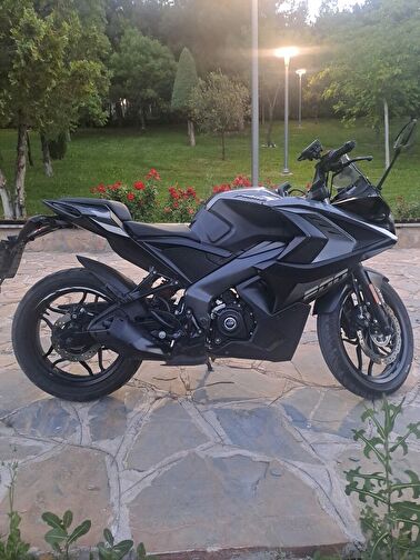 Bajaj Pulsar RS 200