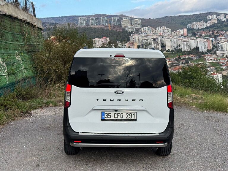 FORD TOURNEO COURIER