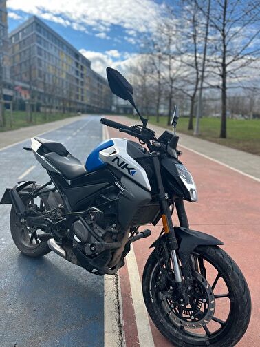 CFmoto 250NK