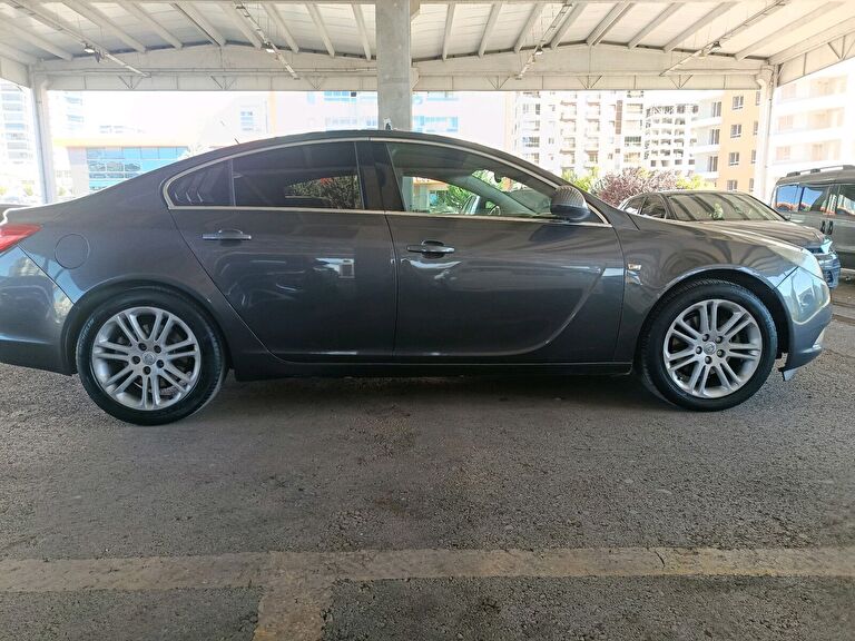 OPEL INSIGNIA