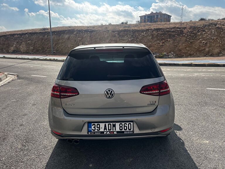 VOLKSWAGEN GOLF