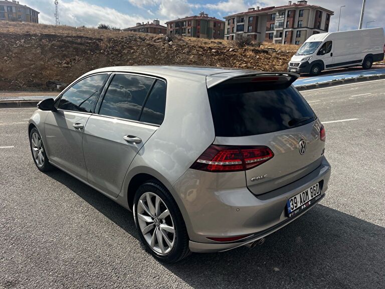 VOLKSWAGEN GOLF