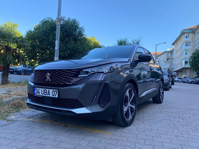 PEUGEOT 3008