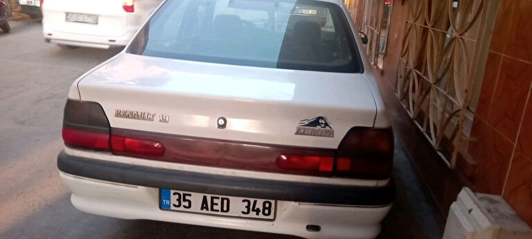 RENAULT 19