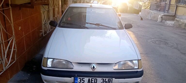 RENAULT 19