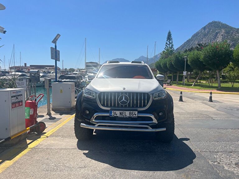 MERCEDES-BENZ X-CLASS