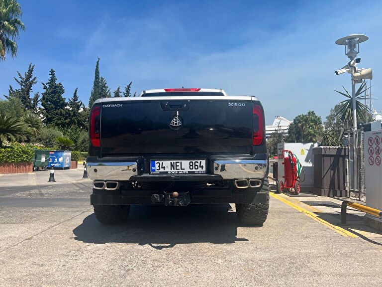 MERCEDES-BENZ X-CLASS