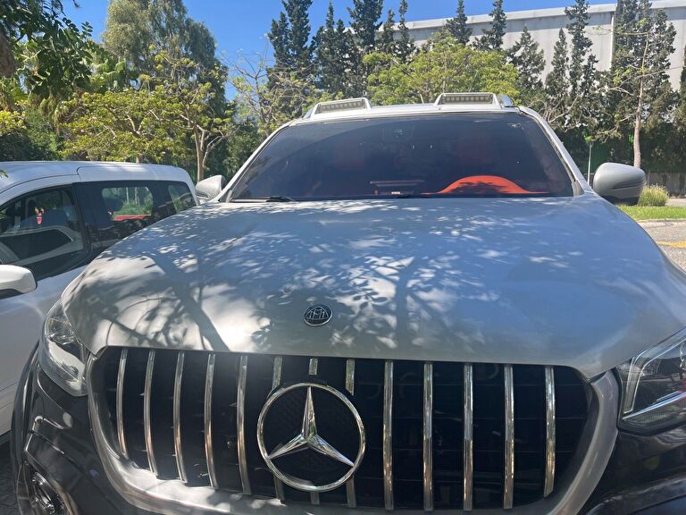 MERCEDES-BENZ X-CLASS