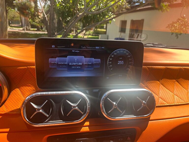 MERCEDES-BENZ X-CLASS