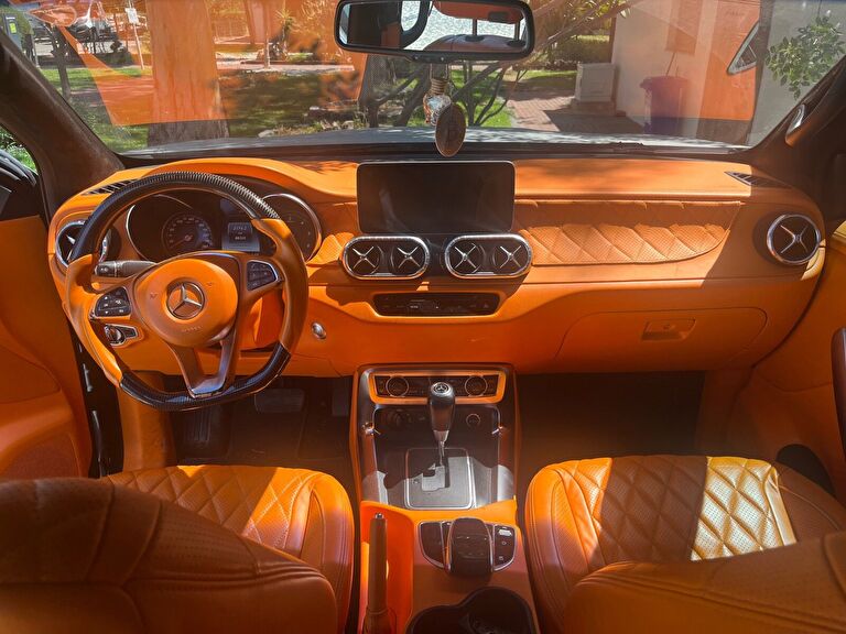 MERCEDES-BENZ X-CLASS
