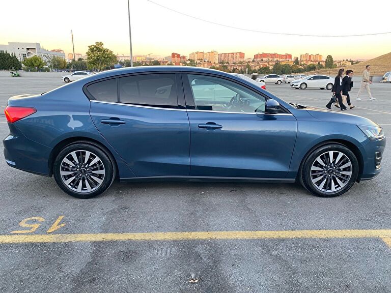 FORD FOCUS