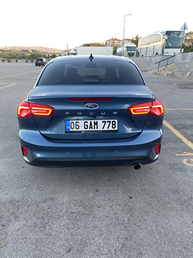 FORD FOCUS
