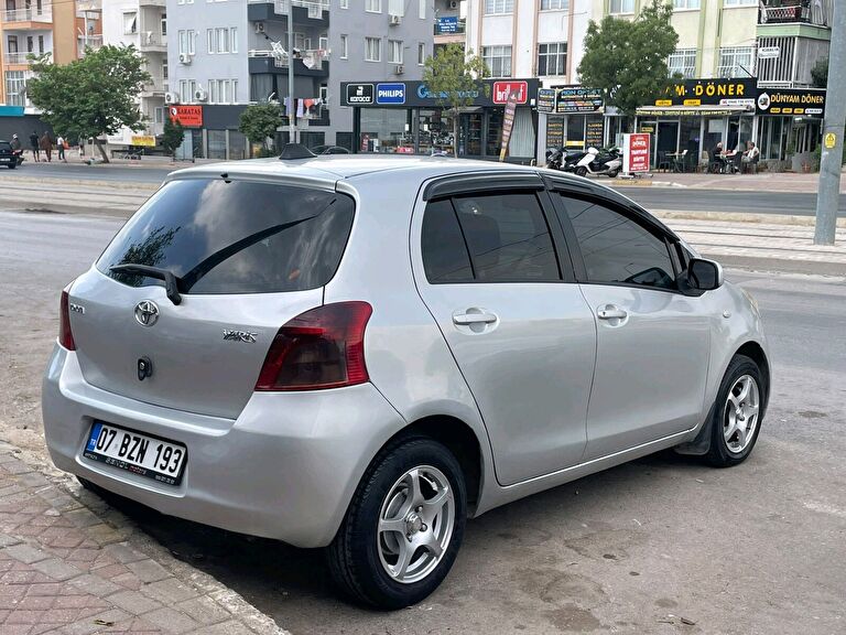 TOYOTA YARIS