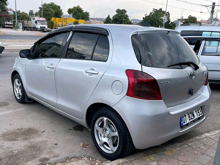 TOYOTA YARIS