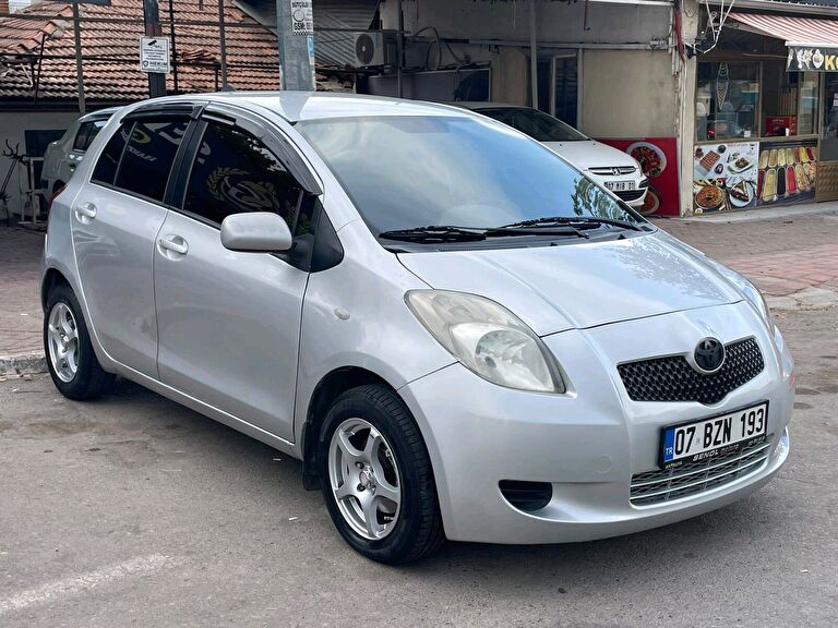 TOYOTA YARIS