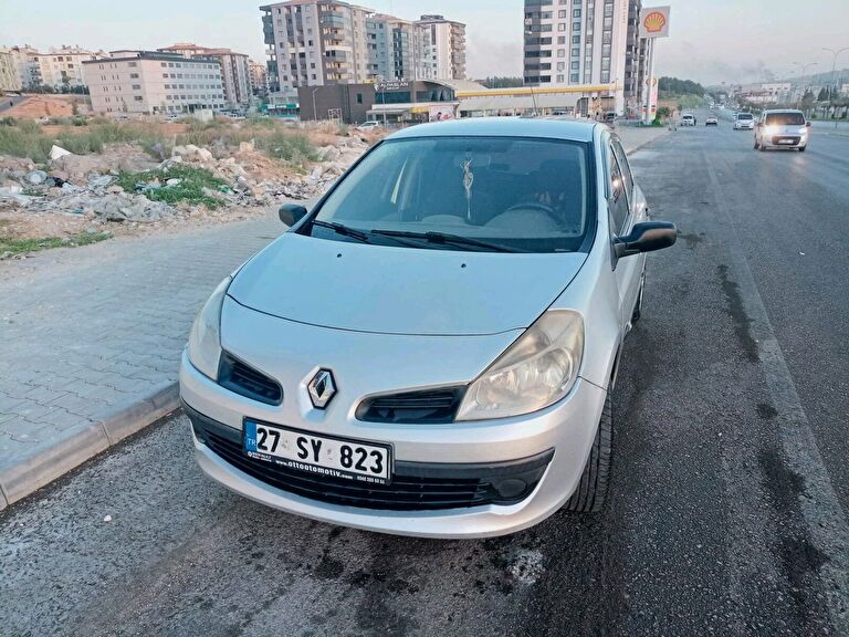 RENAULT CLIO