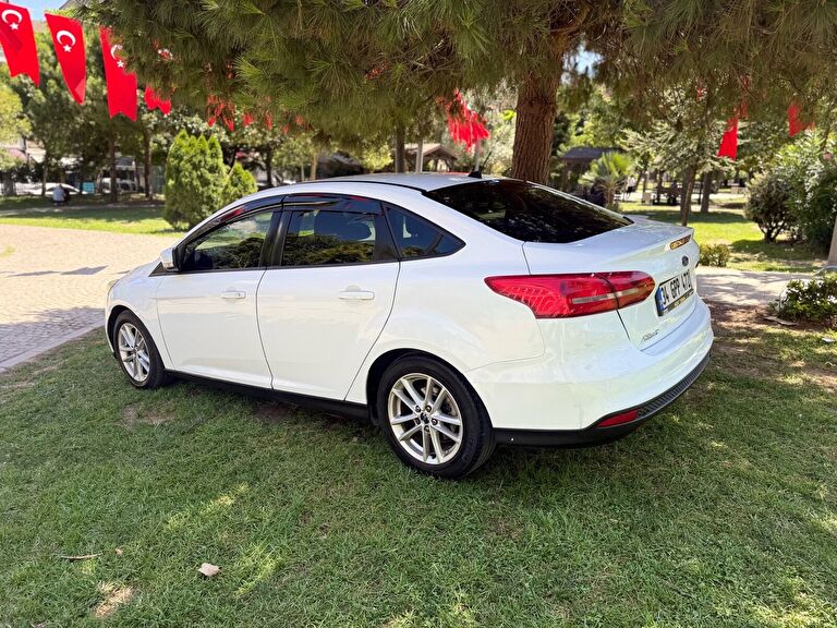 FORD FOCUS