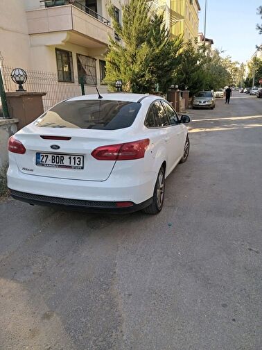 FORD FOCUS