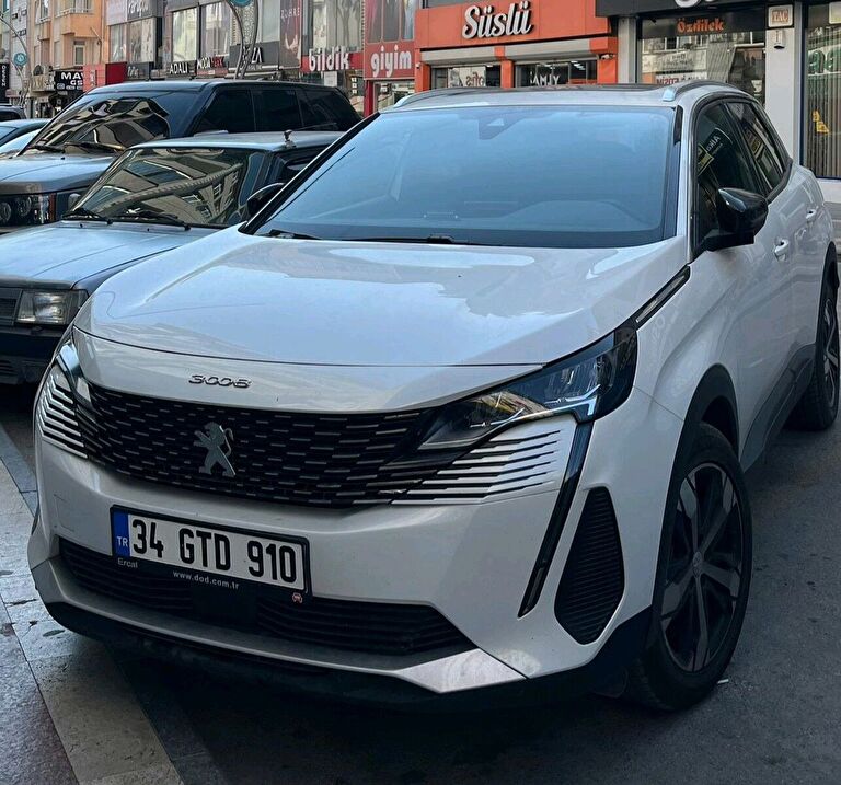 PEUGEOT 3008