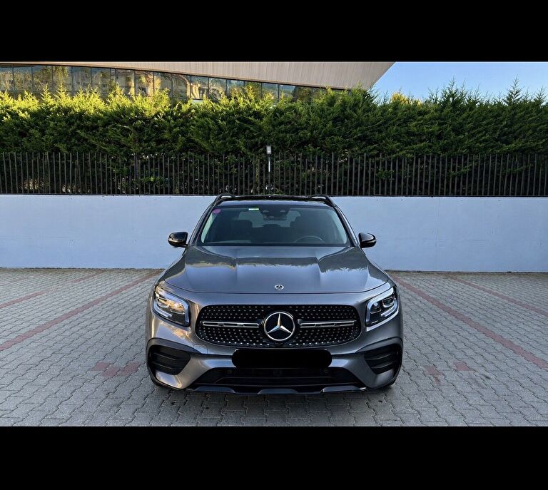 MERCEDES-BENZ GLB