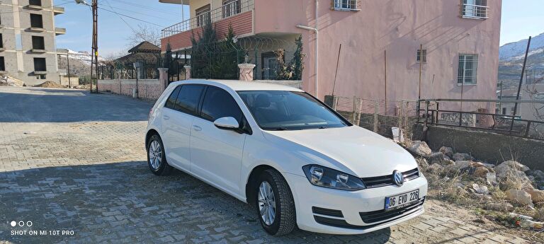 VOLKSWAGEN GOLF