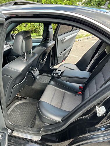 MERCEDES-BENZ C-SERISI