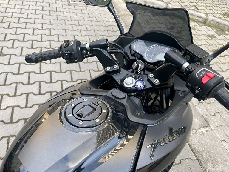 Bajaj Pulsar F 250