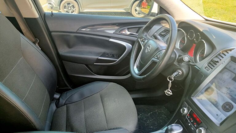 OPEL INSIGNIA