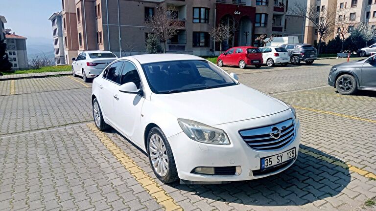 OPEL INSIGNIA