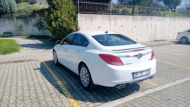 OPEL INSIGNIA