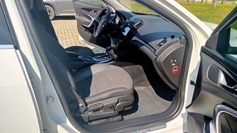 OPEL INSIGNIA