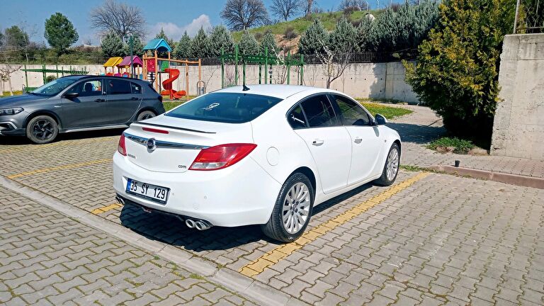 OPEL INSIGNIA