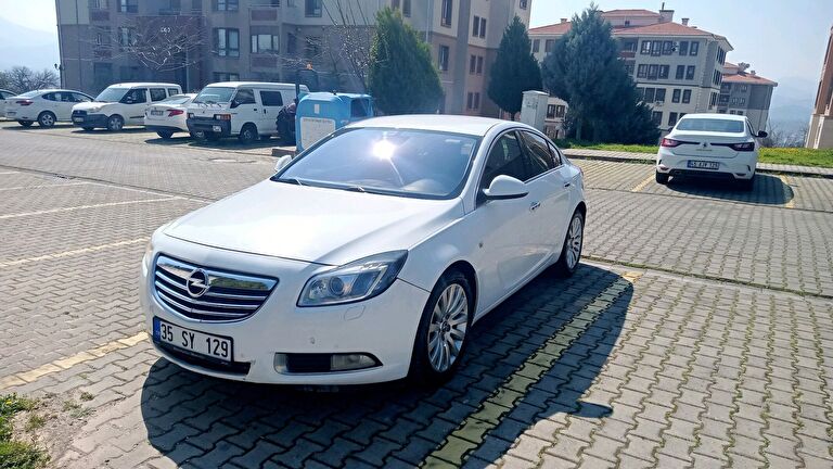OPEL INSIGNIA