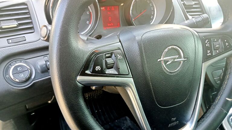 OPEL INSIGNIA