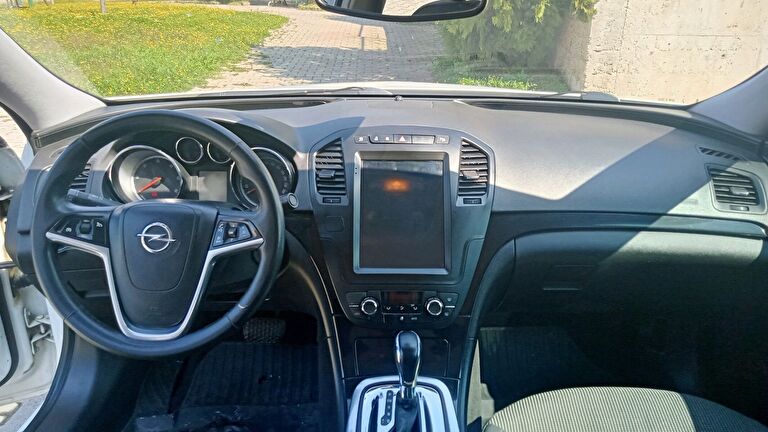 OPEL INSIGNIA