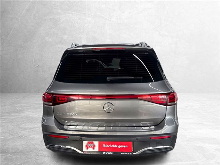 MERCEDES-BENZ EQB