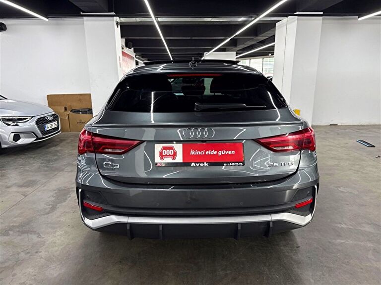 AUDI Q3 SPORTBACK