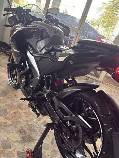 Bajaj Pulsar RS 200