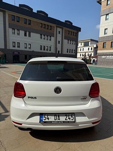 VOLKSWAGEN POLO