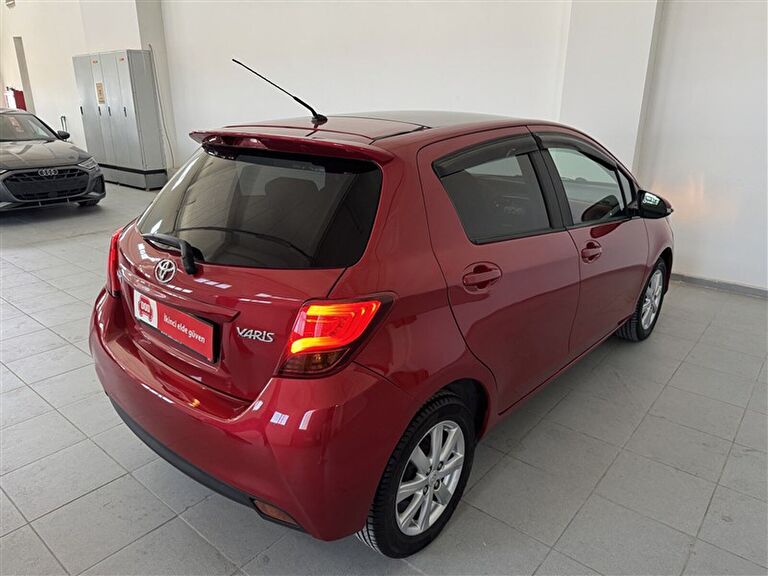 TOYOTA YARIS